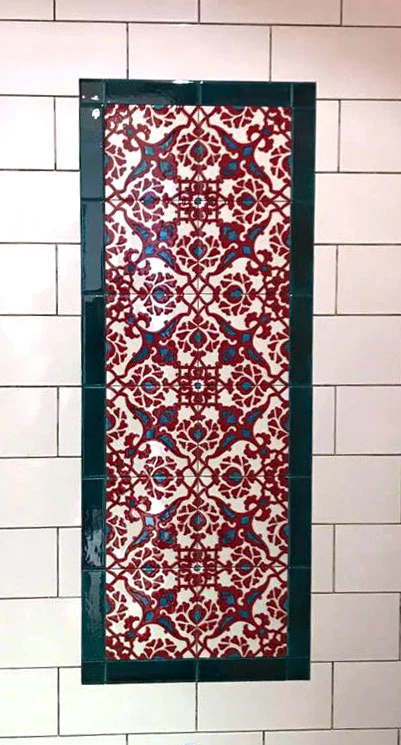 Iznik Tile with Red Flowers and Leaves - Image 5